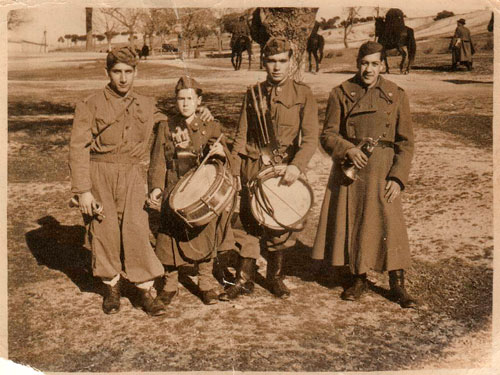 grupo de músicos del bando nacional de la guerra civil española, entre los que está Bienvenido López Muñoz